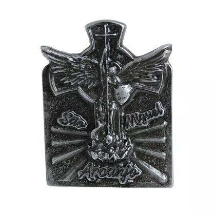 Quadro Cruz São Miguel Arcanjo de Metal Prata Velho - 7,5 cm