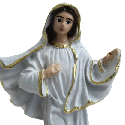 Imagem de Nossa Senhora Rainha da Paz de Resina Nacional - 12 cm
