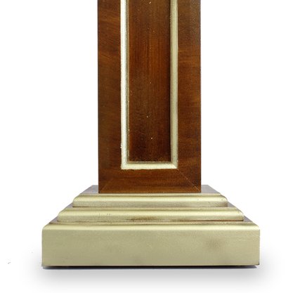 Coluna Pedestal Madeira Escura para Imagens e Detalhe Dourado - 90 cm X 30 cm