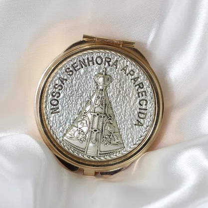 Teca Prata e Dourada de Nossa Senhora Aparecida - 2 cm x 6 cm