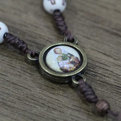 Terço de Nossa Senhora Aparecida Contas Bege Cruz - 6 mm