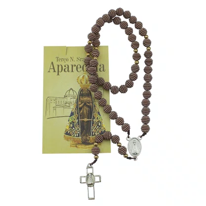 Terço de Nossa Senhora Aparecida Contas Crespas Marrom Claro - 10 mm