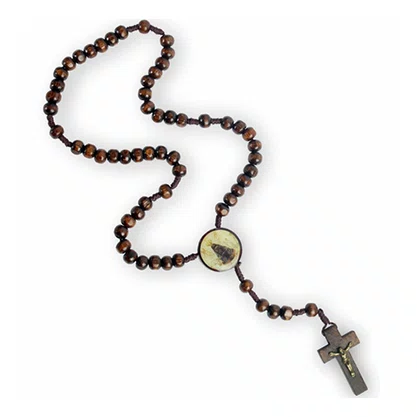 Terço de Nossa Senhora Aparecida Madeira Marrom Entremeio Redondo 6 mm