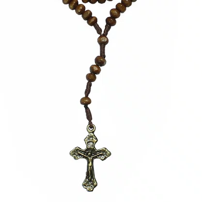 Terço Madeira Crucifixo Ouro Velho 4 mm
