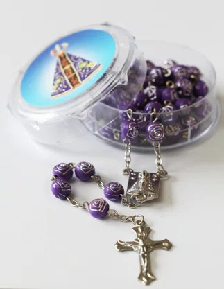 Terço Nossa Senhora Aparecida Botão Rosa Roxo - 8mm 