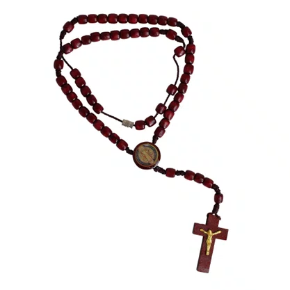 Terço Pescoço São Bento Madeira Vermelha Medalha Resinada - 6 Mm