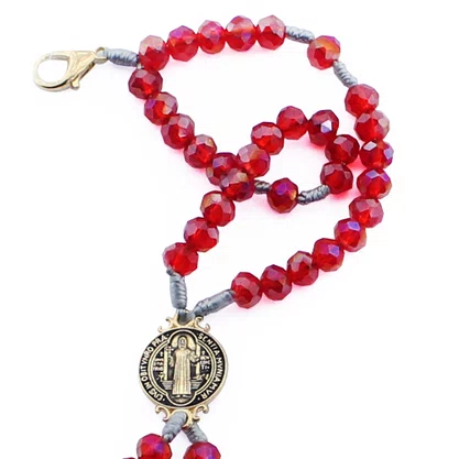 Terço Pulso de São Bento Semi Cristal Vermelho - 6 mm