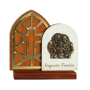 Adorno de Madeira Sagrada Família Metal Oval Detalhe Acrílico - 14 cm x 13,5 cm