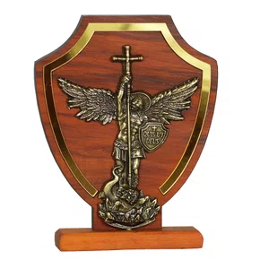 Adorno de Mesa São Miguel Arcanjo com Acrílico - 20 x 16 cm 