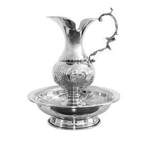 Ânfora e Bacia Trabalhada em Prata