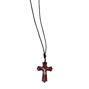 Cordão Crucifixo com Cristo Crucificado e cristo Ressuscitado Resinada 5,5 cm x 3 cm