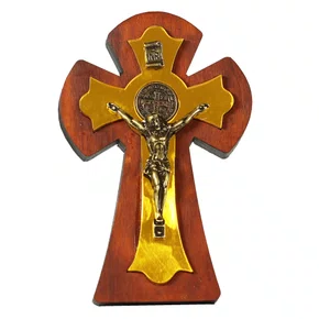 Crucifixo de Mesa Madeira, Acrílico e Ouro Velho - 12 x 8 cm 