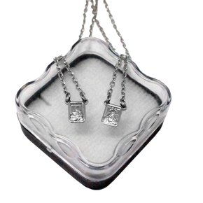 Escapulário Mini Retangular Sem Moldura Relevo Nossa Senhora do Carmo de Inox