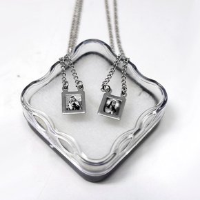 Escapulário Mini Quadrado Preto e Branco Nossa Senhora do Carmo de Inox