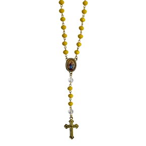 Terço de Nossa Senhora Auxiliadora Semi Cristal Amarelo e Dourado - 8 mm