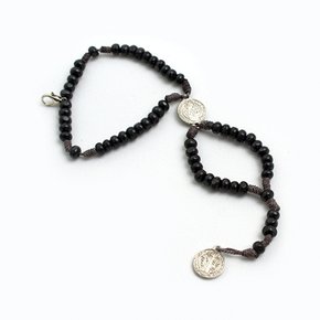 Terço para Pulso Preto Entremeio Medalha de Sao Bento