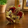 Coroa Dourada em Metal Fundido com Veludo Vermelho - 12 cm
