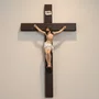 Crucifixo de Parede em Madeira Cristo em Resina - 45 cm x 26 cm