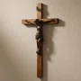 Crucifixo de Parede em Madeira Marrom - 49 cm x 26 cm