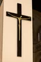 Crucifixo Parede Madeira Marrom e Cristo Dourado - 62 cm x 33 cm