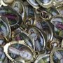 100 Unidades - Medalha Chapa Nossa Senhora das Lágrimas e Jesus Manietado Frente e Verso