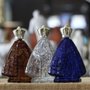 Porta Água Benta Nossa Senhora Aparecida em Vidro Ambar Coroa Dourada - 13 cm