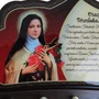 Porta Chaves Santa Teresinha do Menino Jesus em MDF Resinado - 16 cm